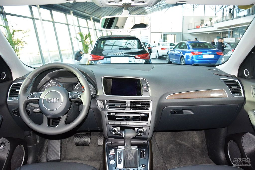 【 奥迪q5高清图片】_2013款 45 tfsi quattro 运动款_黑色真皮内饰