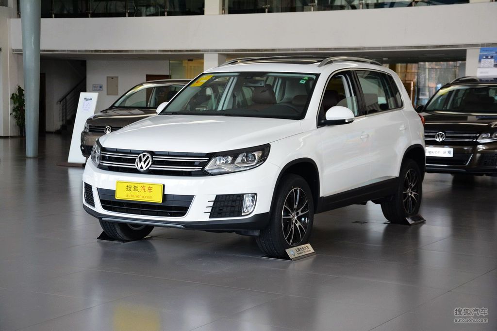 2016款大众途观300tsi自动两驱豪华版   车前45°    提示:支持键盘