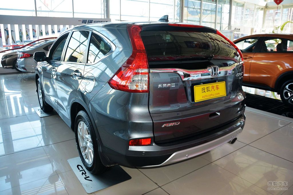 2015款本田crv24l四驱豪华版到店实拍