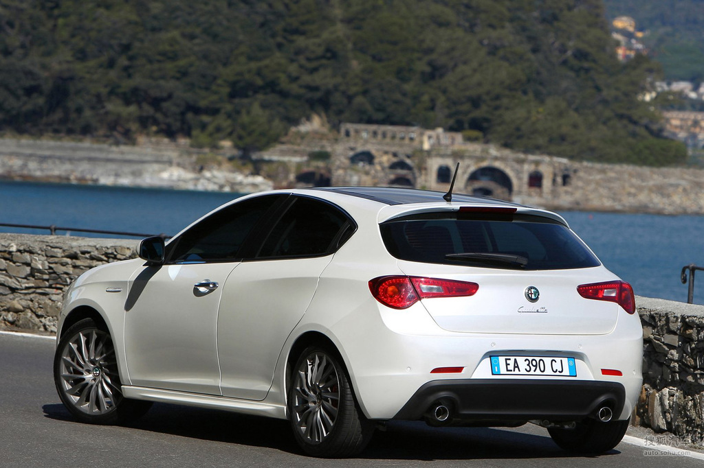 【 阿尔法罗密欧giulietta高清图片】_白色_官方_搜狐汽车网
