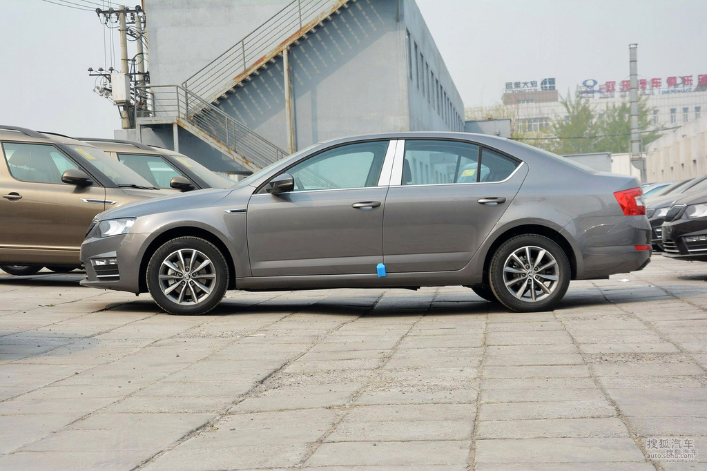 2017款斯柯达明锐16l手动创行版到店实拍