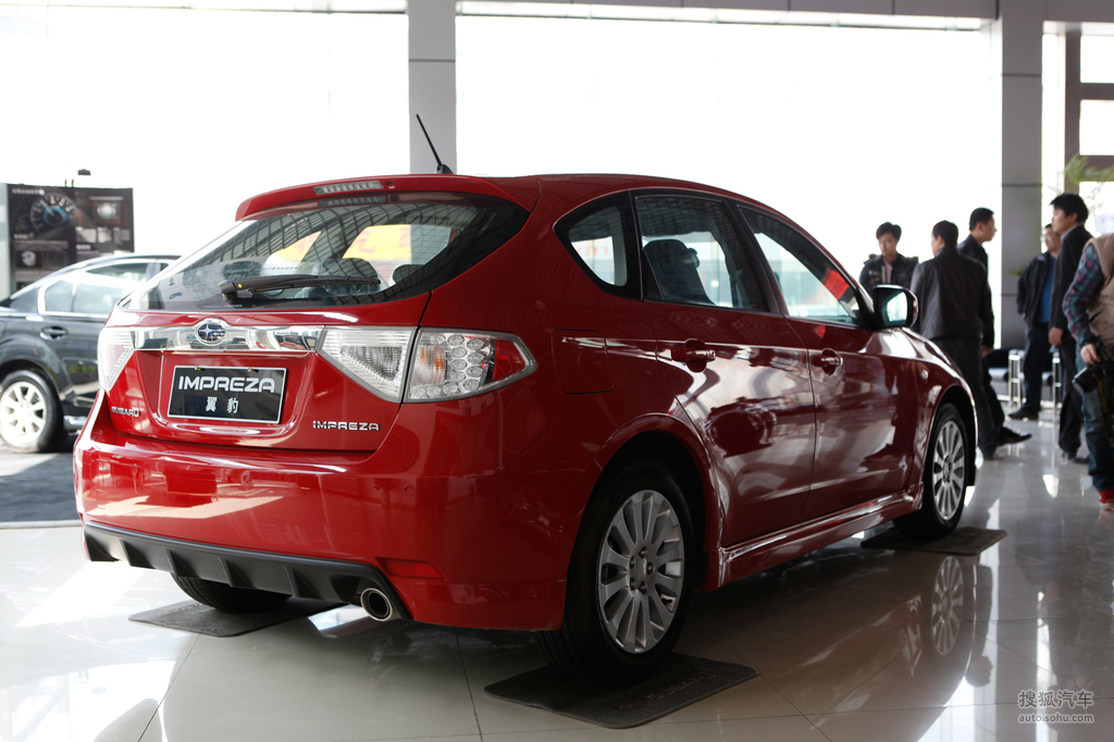 斯巴鲁翼豹两厢