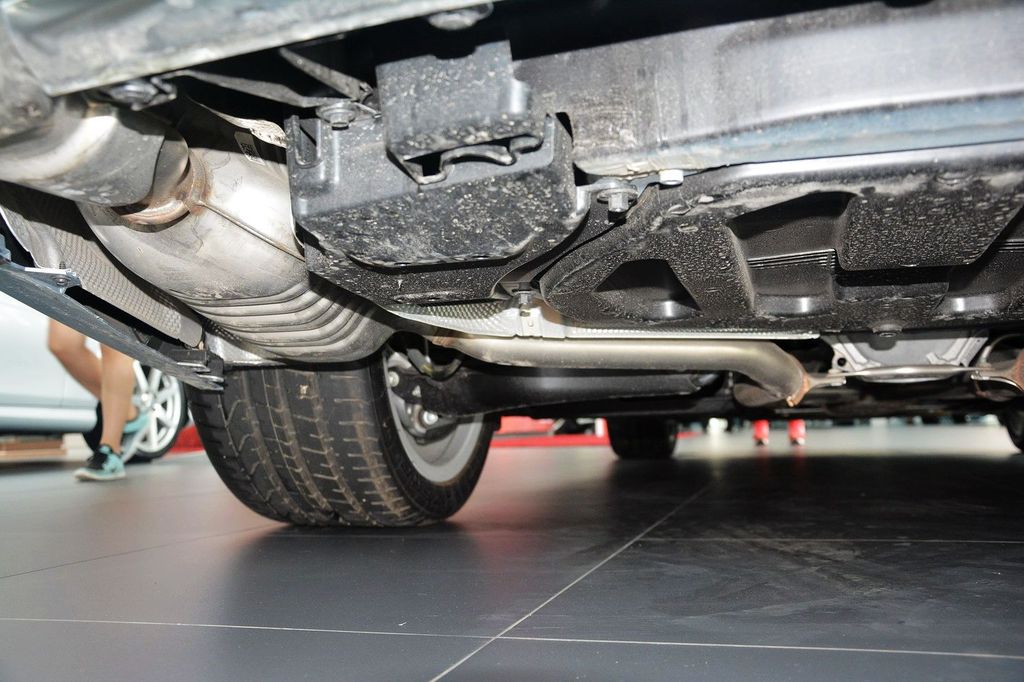 【 奔驰cls级高清图片】_底盘发动机_搜狐汽车网