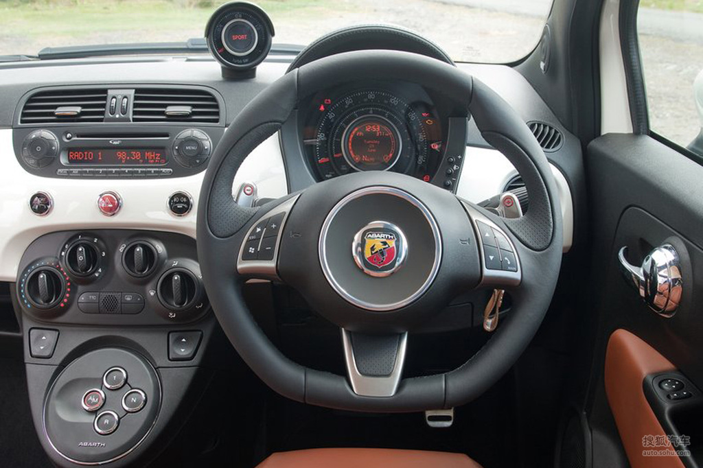 2011款菲亚特500cabarth