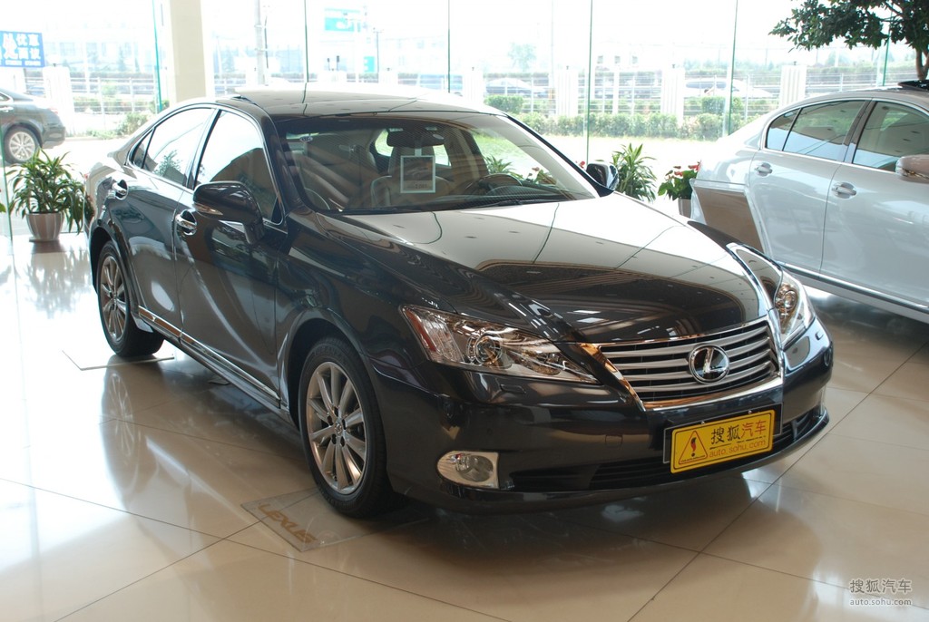 2010款雷克萨斯es350豪华版到店实拍