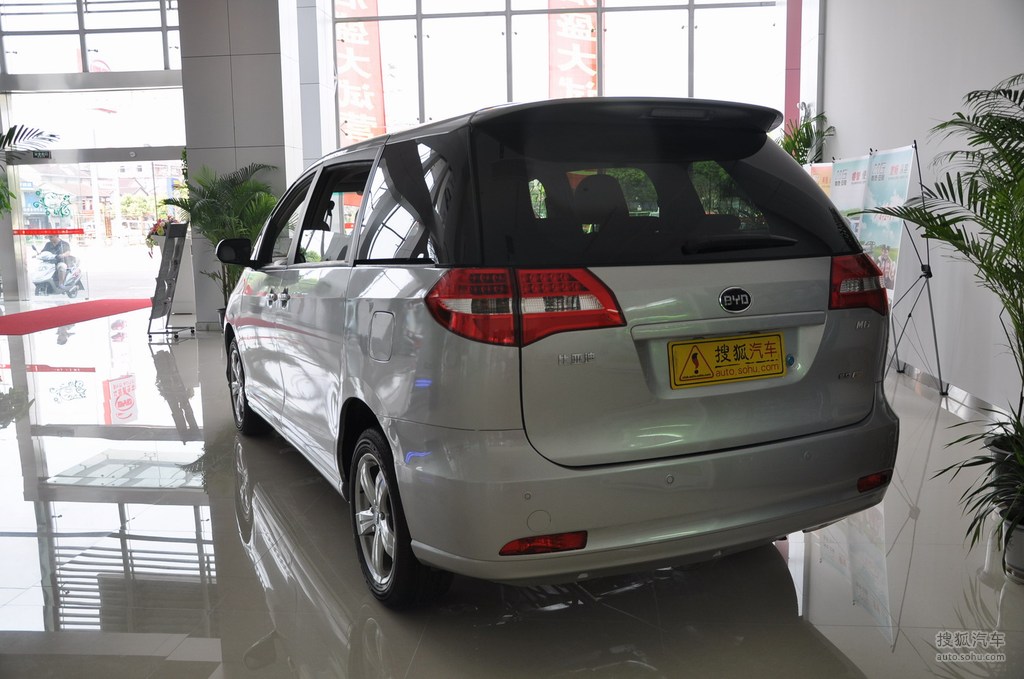 【 比亚迪m6高清图片】_银色_外观_搜狐汽车网