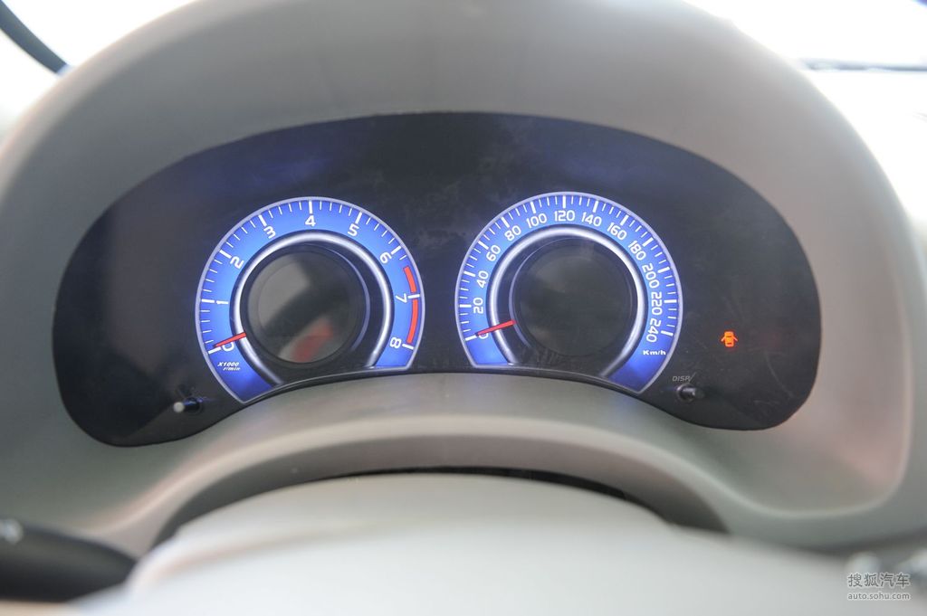 5l手动豪雅型实拍 - 仪表板车辆提供:北京鑫敏恒提示:支持键盘翻页