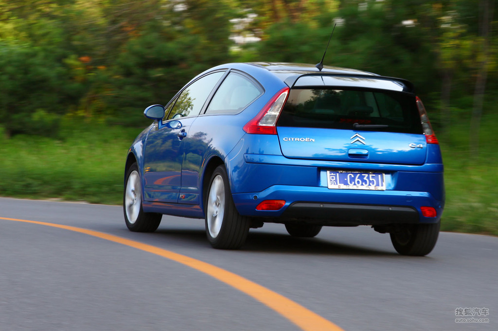 2010款雪铁龙c4试驾     提示:支持键盘翻页 &larr;左 右&rarr