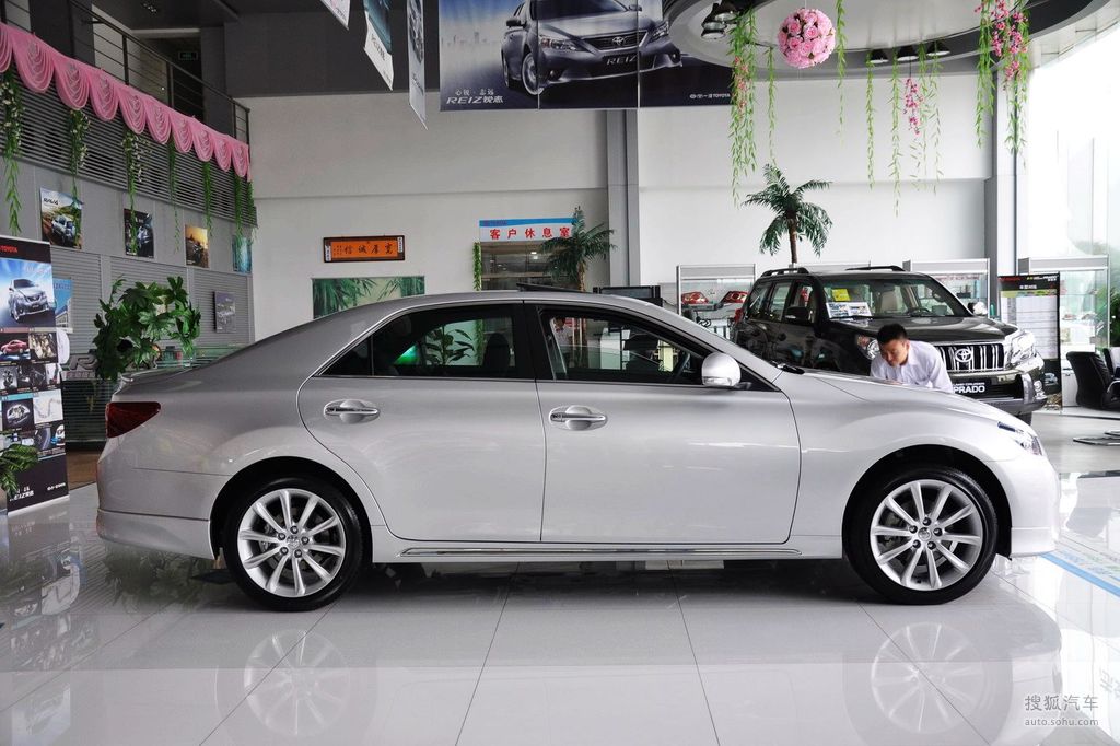 【 丰田锐志高清图片】_银金属色_外观_搜狐汽车网