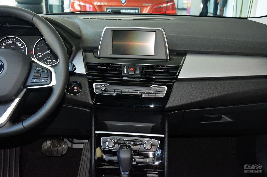 【 宝马2系旅行车高清图片】_2016款 218i 时尚型_黑色_内饰_搜狐汽车