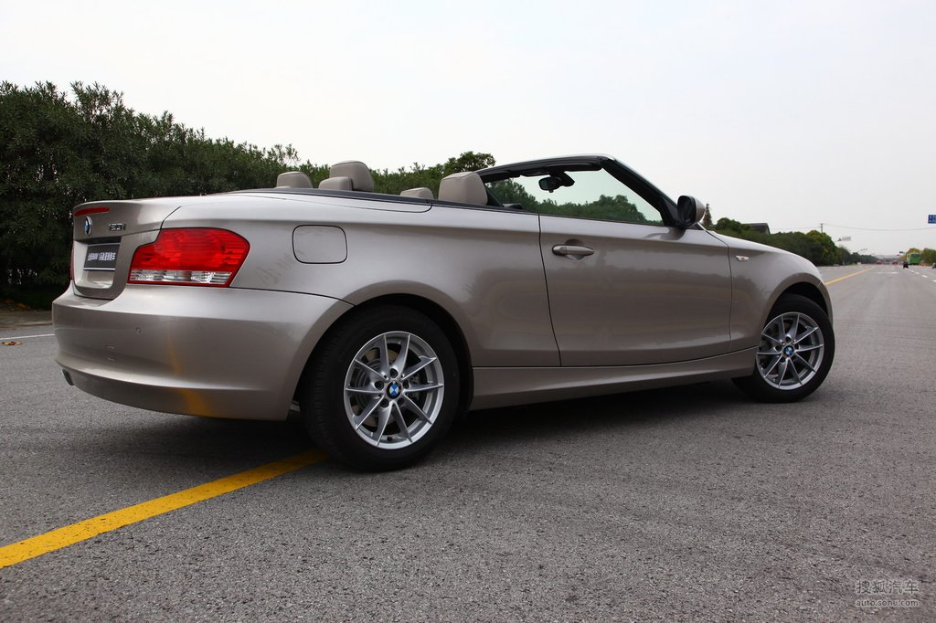 【 宝马1系敞篷高清图片】_2011款 120i 敞篷轿跑车_开士米银_外观