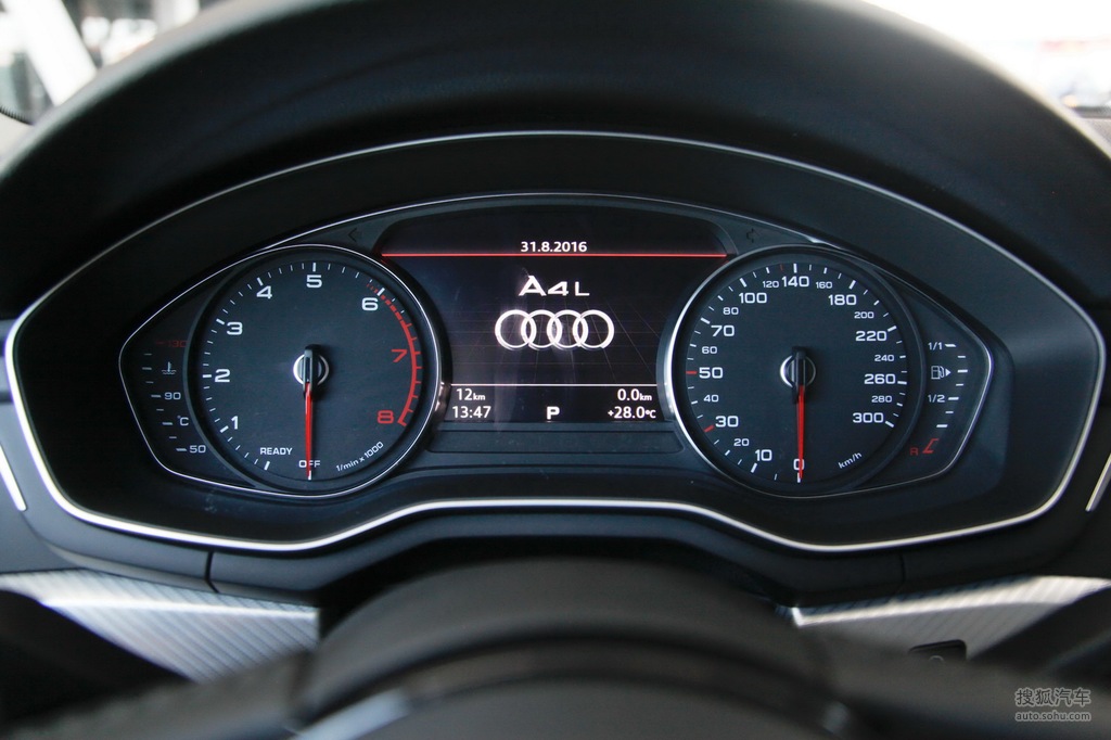 2017款一汽奥迪a4l40tfsi时尚型