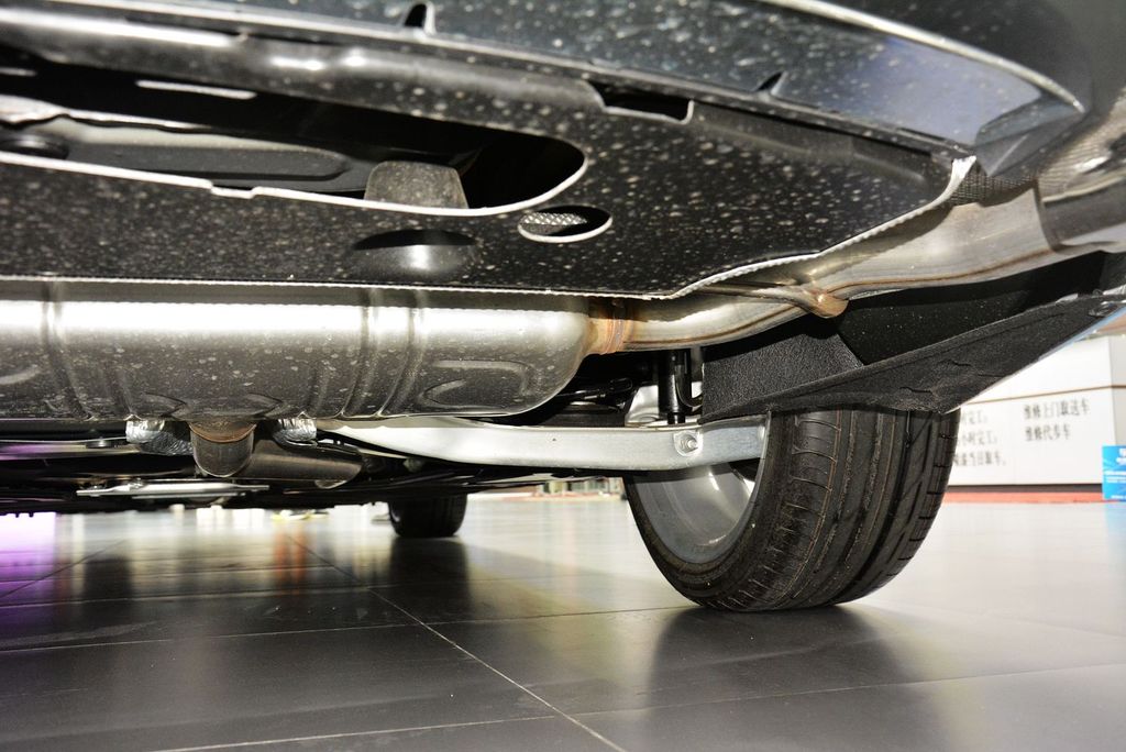 【 奔驰cla级高清图片】_2016款 改款 cla 200 动感型_底盘发动机