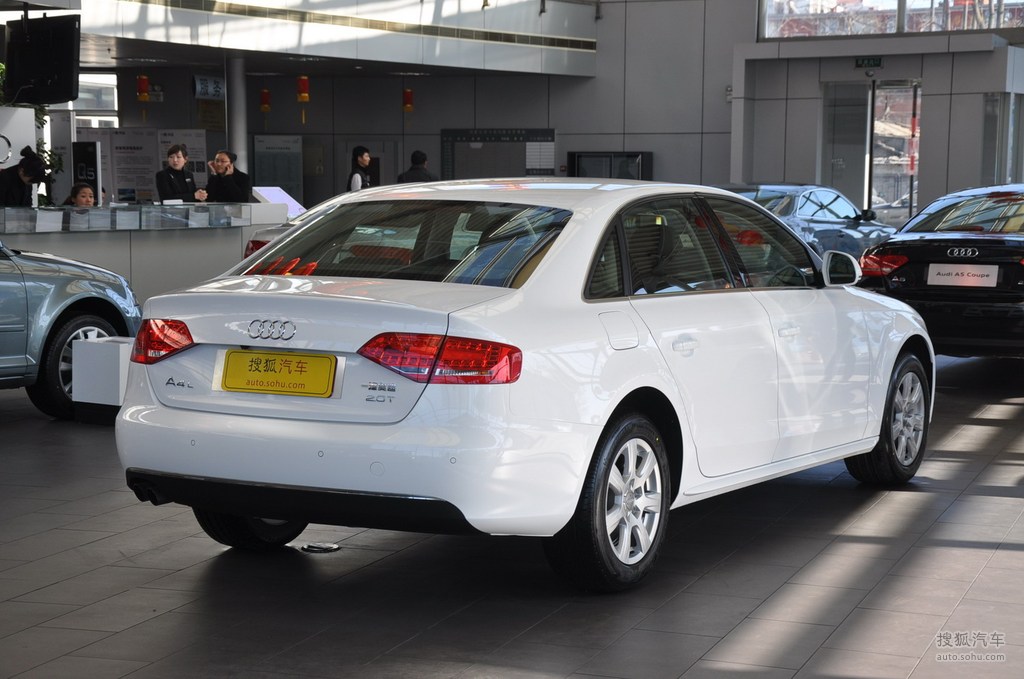 图库 奥迪 一汽奥迪 a4l组图 2011款奥迪a4l 2.0tfsi舒适型到店实拍