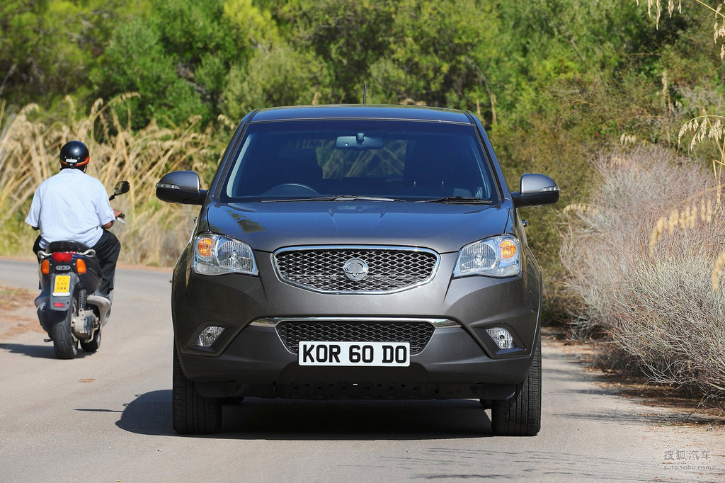 2011款双龙柯兰多