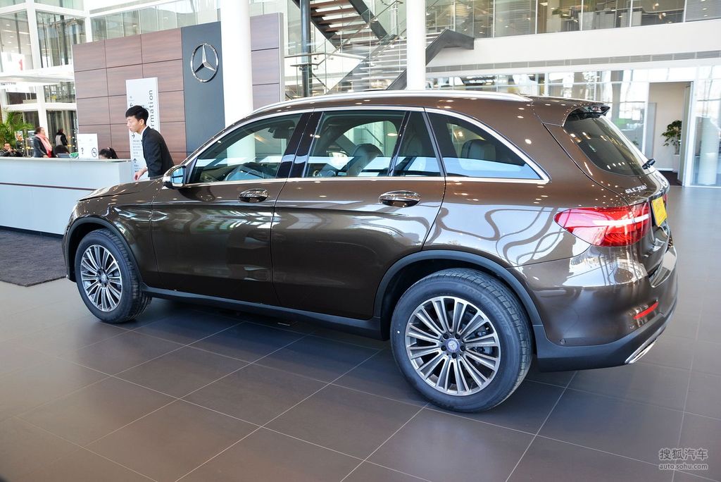 【 奔驰glc级高清图片】_2017款 glc 260 4matic 动感型_水晶棕_外观