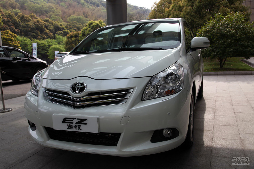2011款丰田逸致试驾