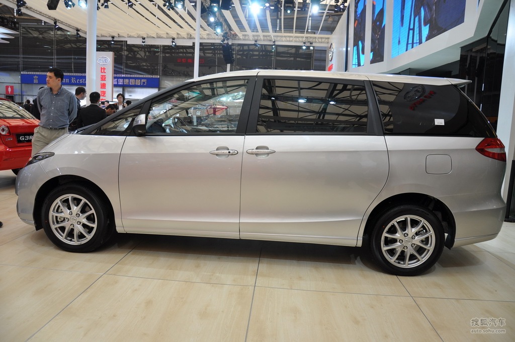 比亚迪m6上海车展实拍