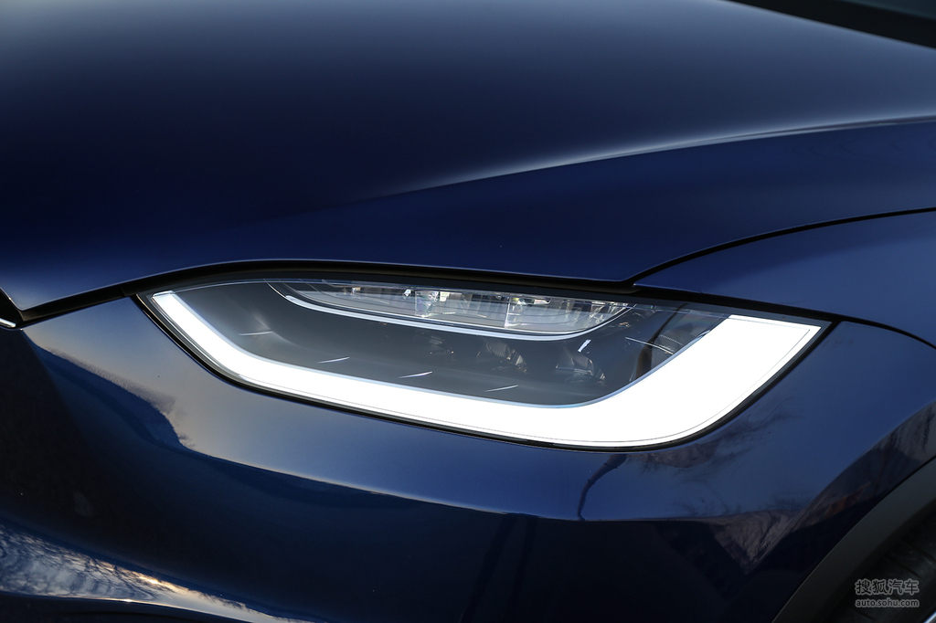 2016款特斯拉modelx90d前大灯提示支持键盘翻页左右