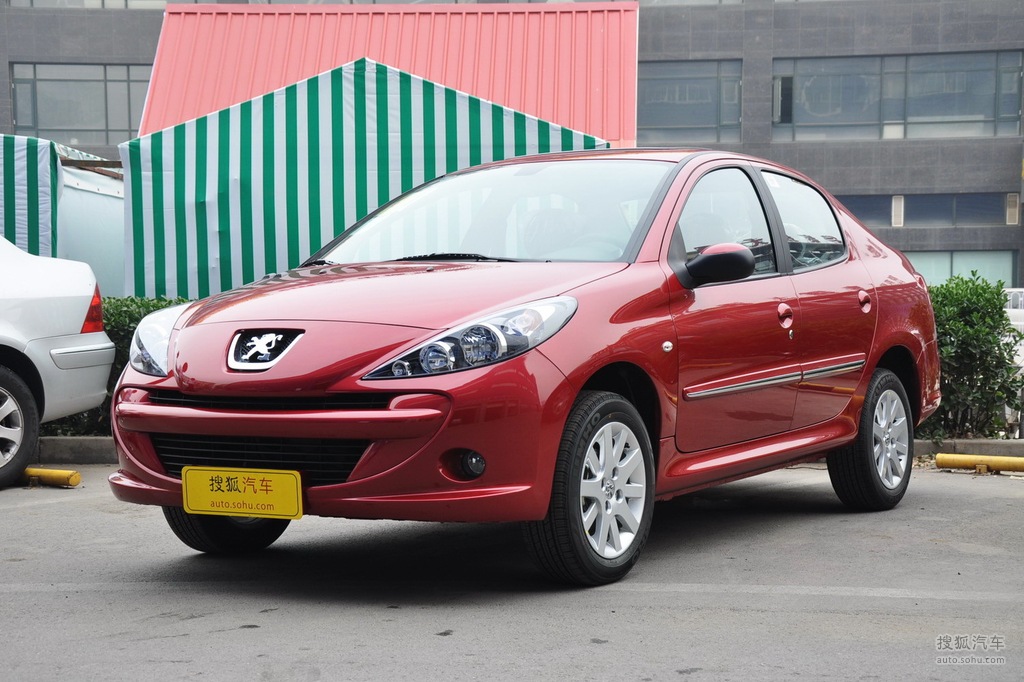 2011款标致207三厢14l手动品乐版到店实拍