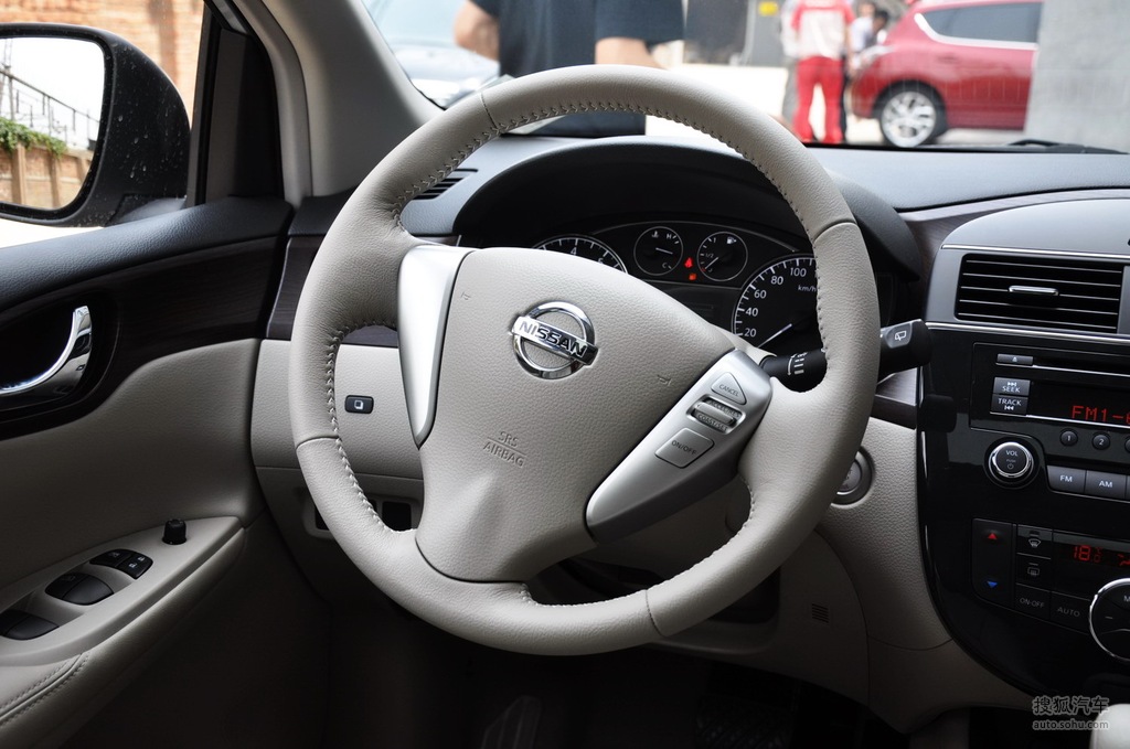 【 日产tiida骐达高清图片】_双色内饰_内饰_搜狐汽车网