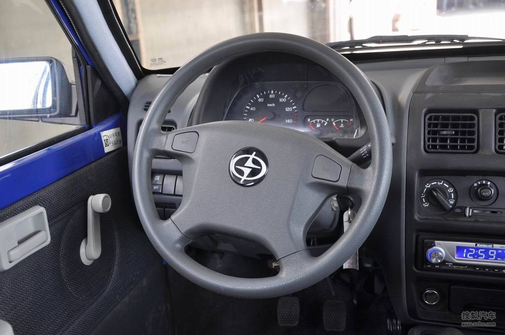 2010款众泰江南tt08l手动标准型到店实拍