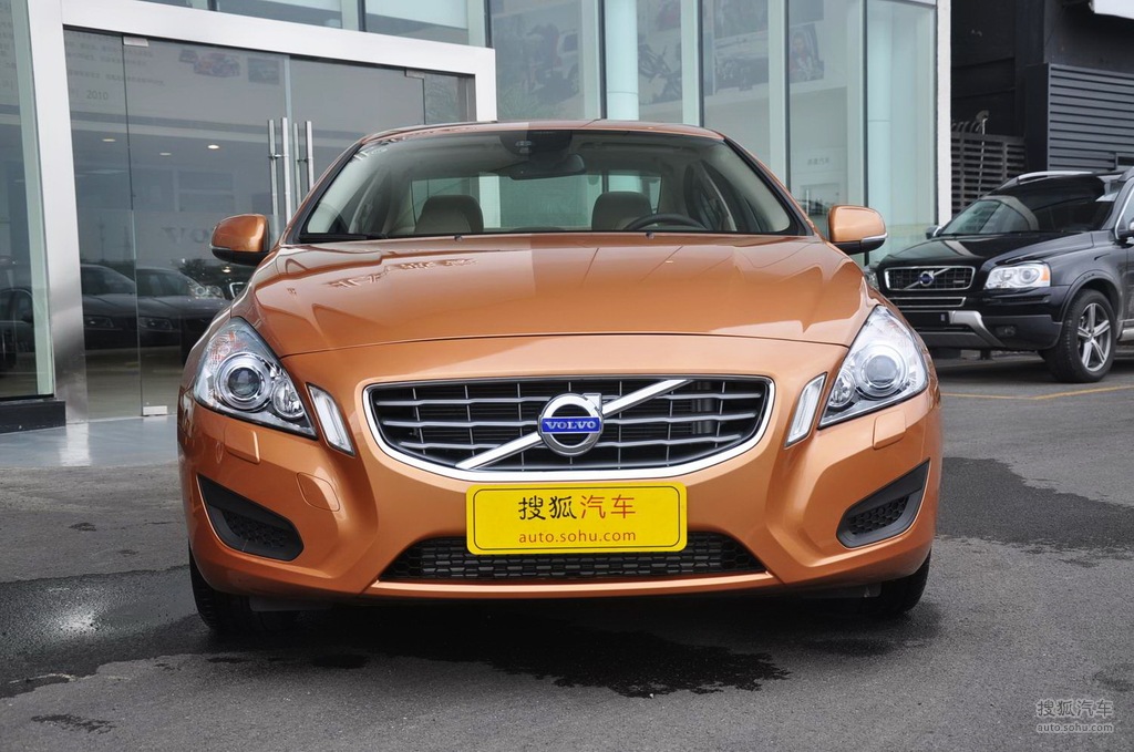 2012款沃尔沃s6016tdrive舒适版正前