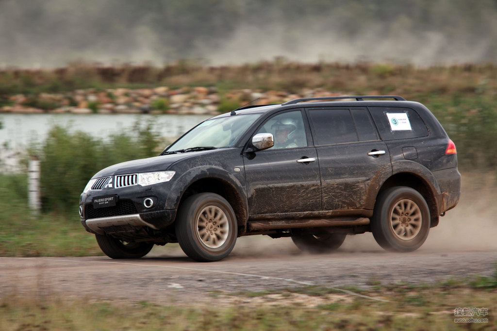 三菱帕杰罗劲畅