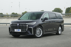 岚图汽车岚图梦想家 PHEV