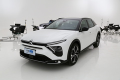 雪铁龙凡尔赛C5 X