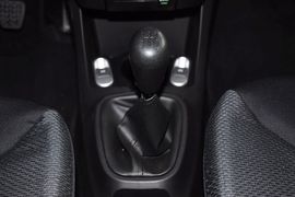  2011款比亚迪F0 1.0L手动铉酷型