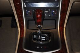  2012款凯迪拉克SLS赛威 2.0T舒适型