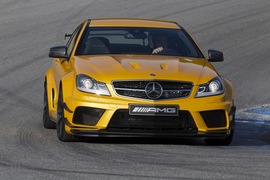   2012款奔驰C63 AMG black series试驾