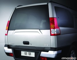   2008款日产锐骐多功能商务车