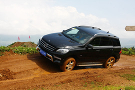  2012款奔驰ML350动感型试驾
