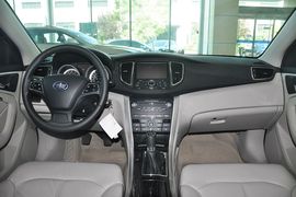   2012款奔腾B90 2.0L手动豪华型到店实拍