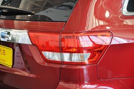   2013款JEEP大切诺基3.6L舒享导航版到店实拍