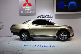   三菱GR-HEV概念车日内瓦车展实拍