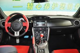   2013款丰田86 2.0L自动豪华版