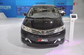   2013款比亚迪M6上海车展实拍