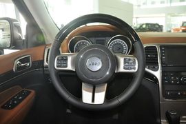   2013款Jeep大切诺基3.6L旗舰尊崇版