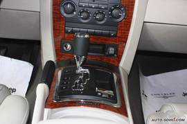 2009款吉普指挥官5.7L HEMI