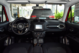   2018款Jeep自由侠 互联大屏版 180T 自动高能版