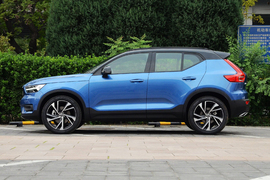   2019款沃尔沃XC40 T4四驱 子夜亚马逊蓝