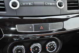 2013款三菱风迪思1.8L自动豪华型 国V