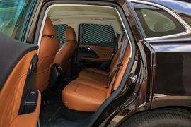   2018款宝沃BX7 28T 四驱旗舰型 5座