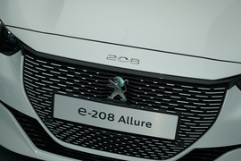   标致e-208 Allure 日内瓦车展实拍
