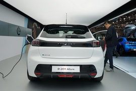   标致e-208 Allure 日内瓦车展实拍