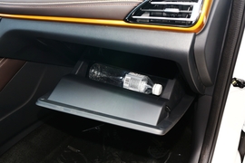   2018款长安 逸动DT 1.6L 手动智享型