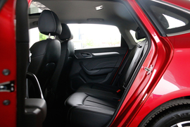   2020款 荣威i6 PLUS 1.6L CVT 4G互联荣耀旗舰版